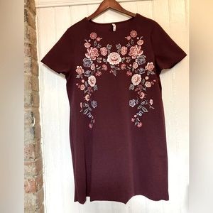 *3 for $20* Xhilaration tunic, embroidered-look floral design, size L.